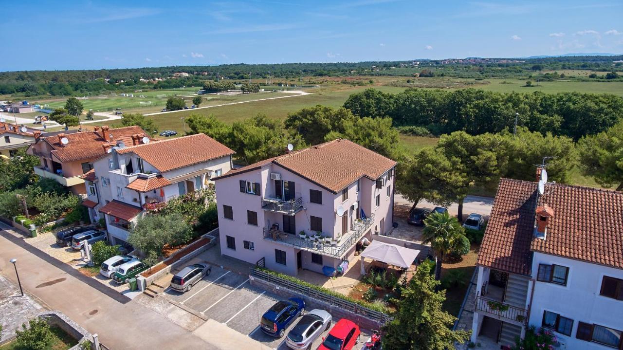 Apartments Christine Umag Exterior photo